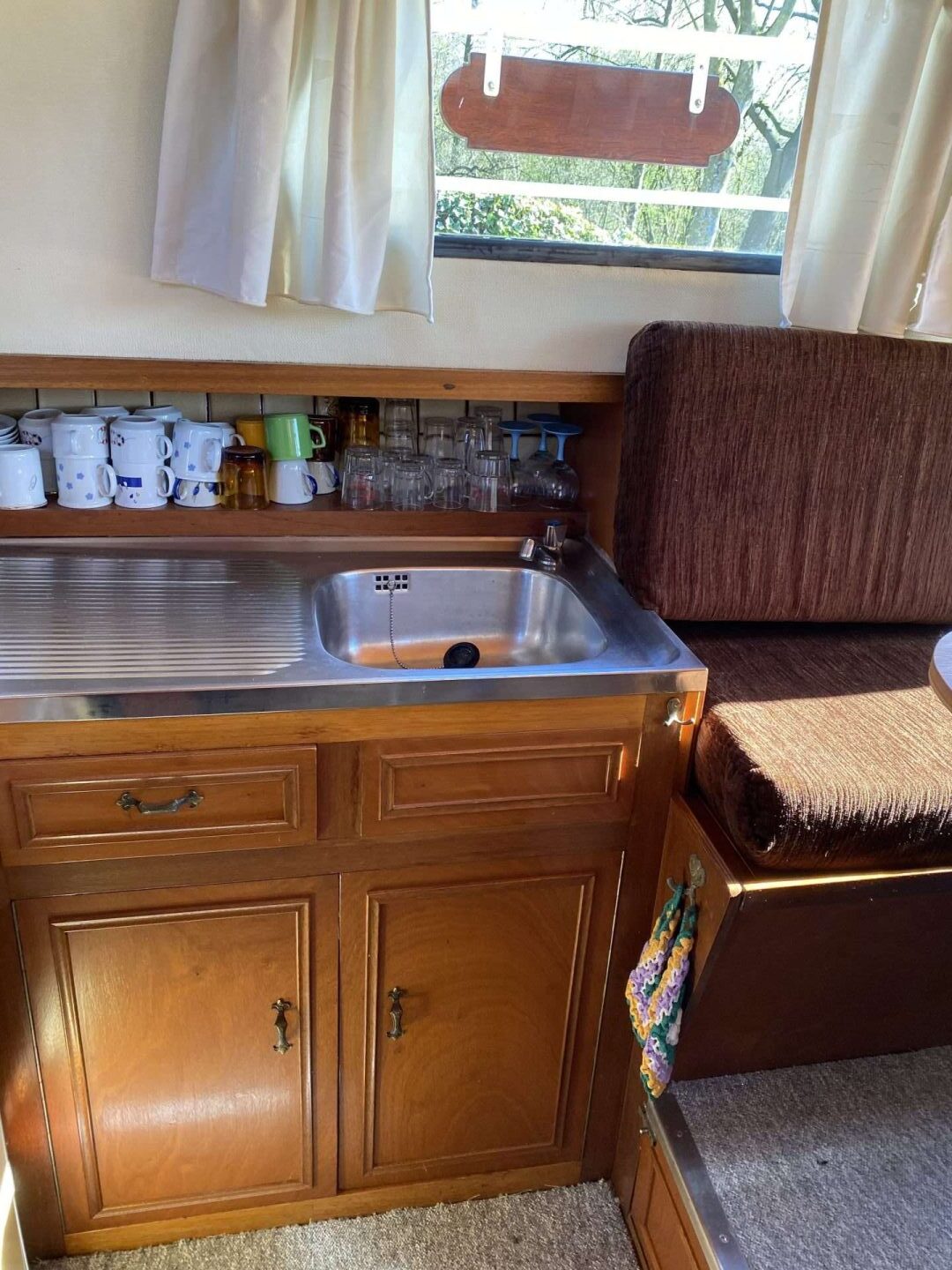 Motorboot 900 nieuw in de lak