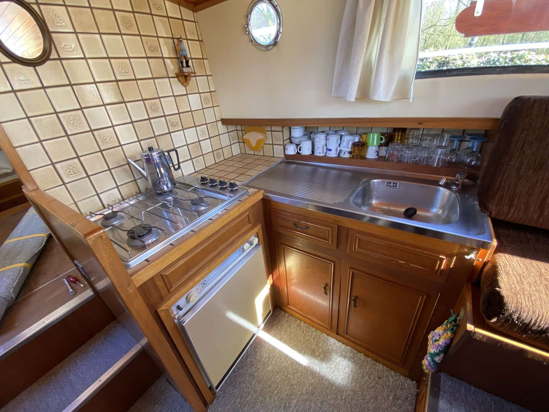 Motorboot 900 nieuw in de lak