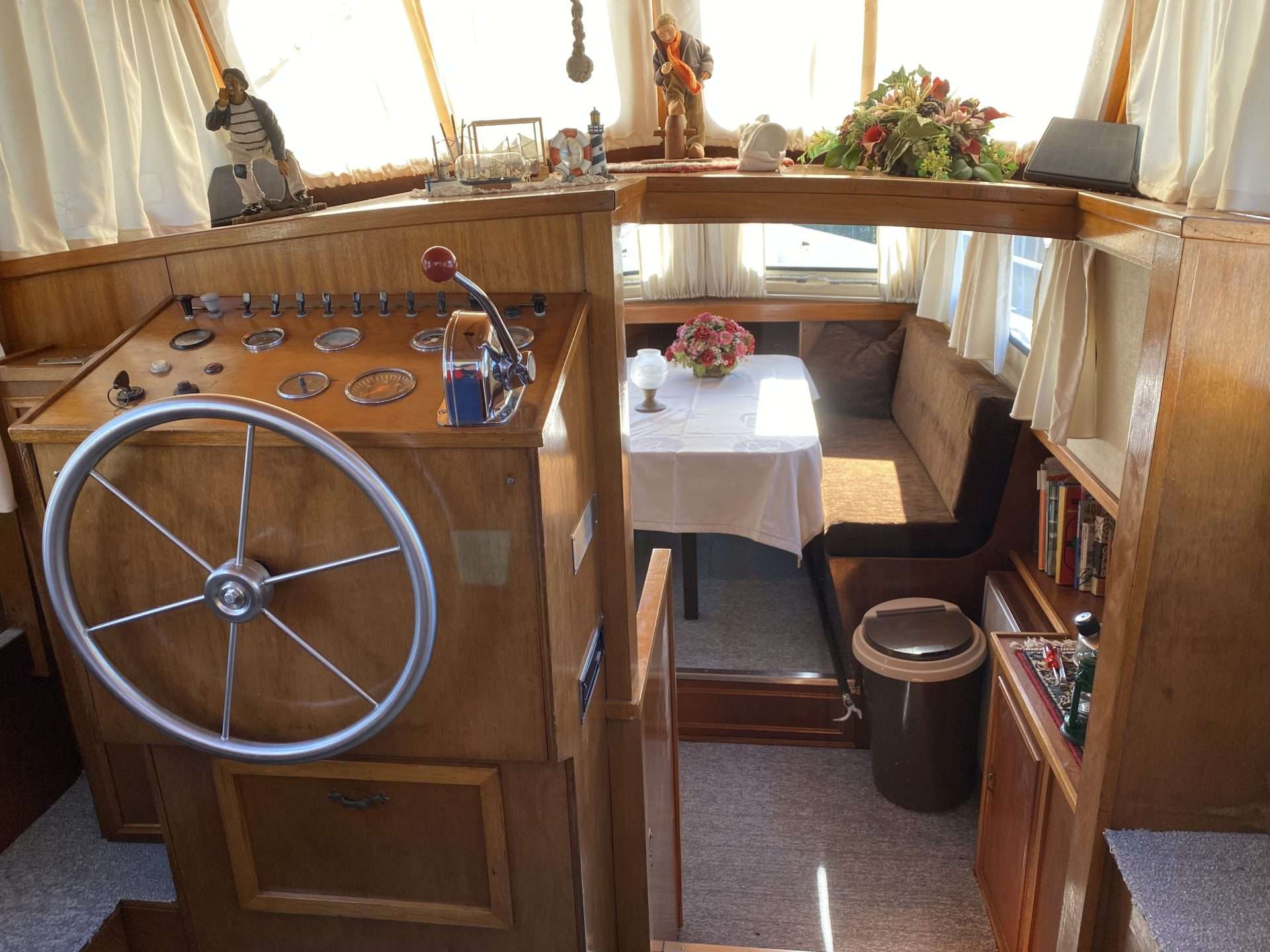 Motorboot 900 nieuw in de lak