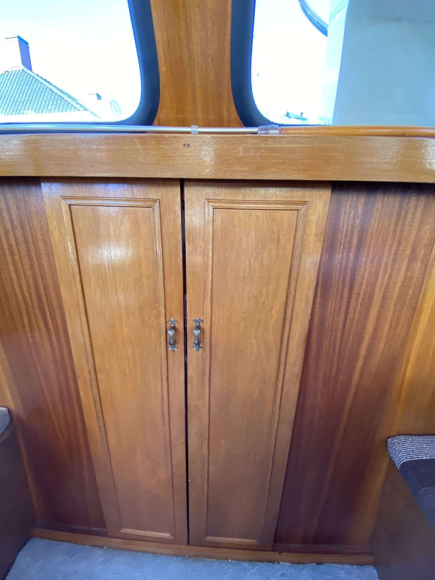 Motorboot 900 nieuw in de lak