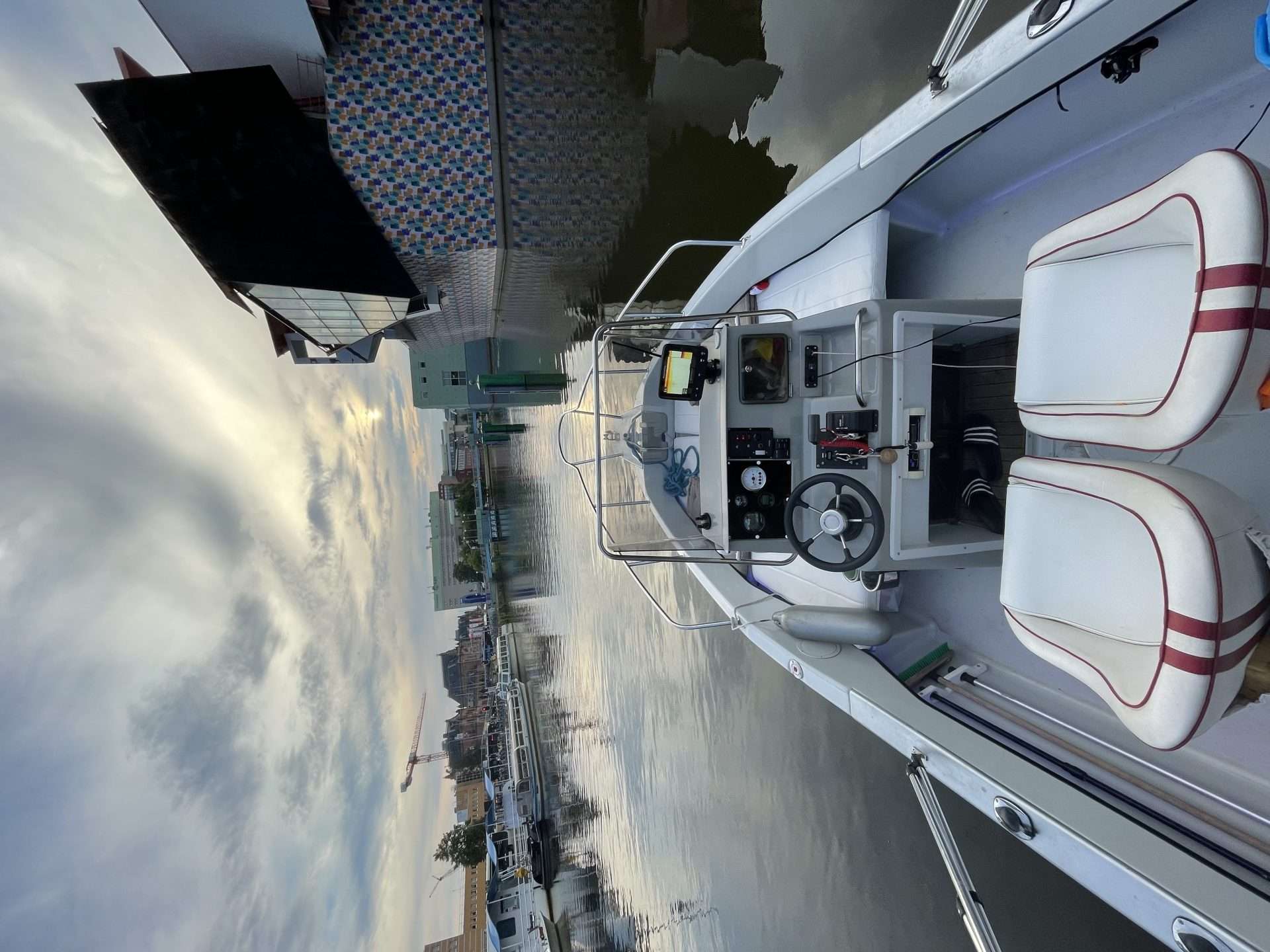 Elan 5.70 Fisherman / Consoleboot / Vissersboot / 140 PK Suzuki