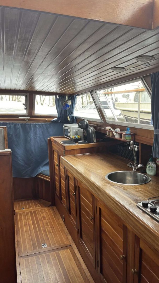 Jako 1160 goed onderhouden motorboot