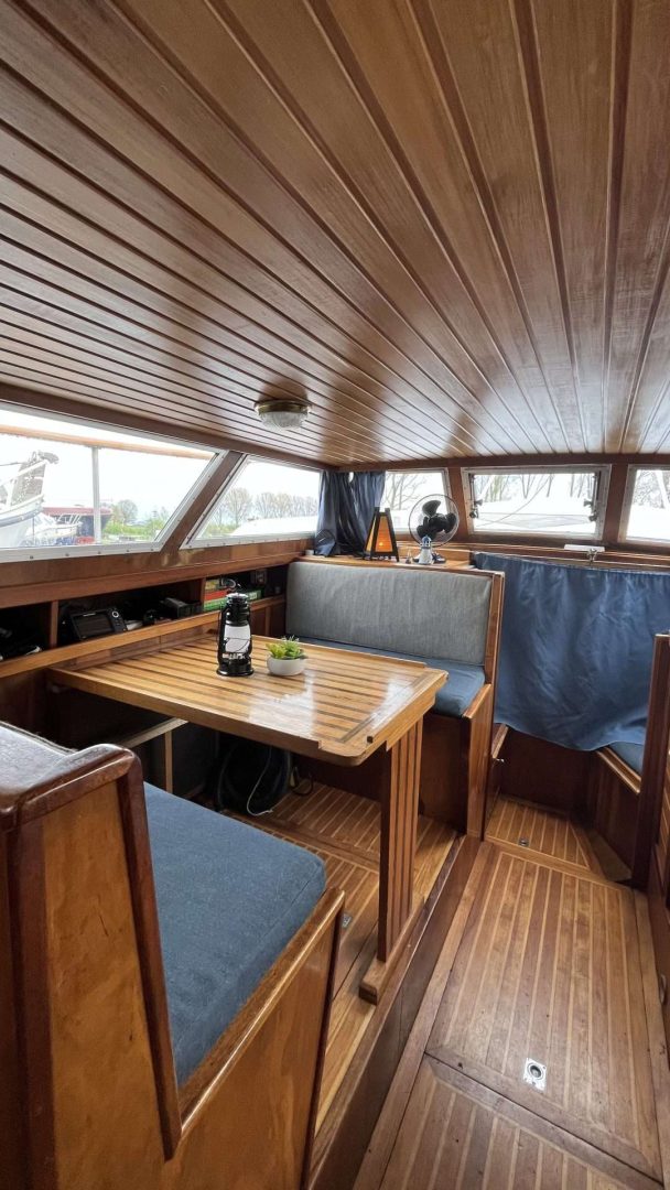 Jako 1160 goed onderhouden motorboot