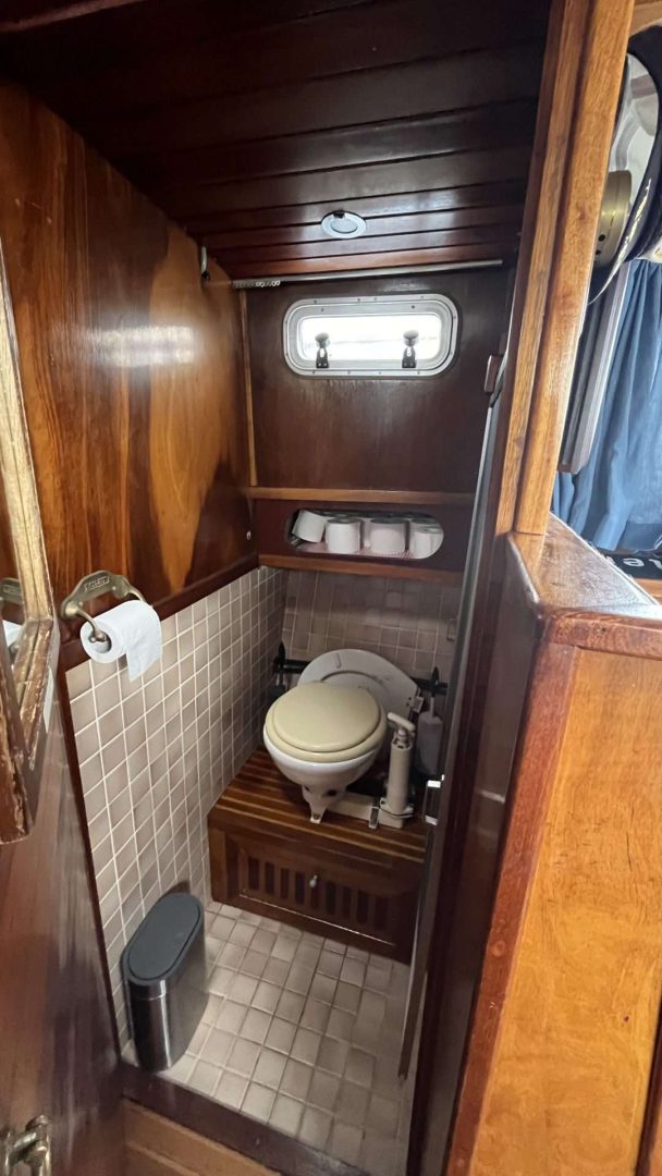 Jako 1160 goed onderhouden motorboot