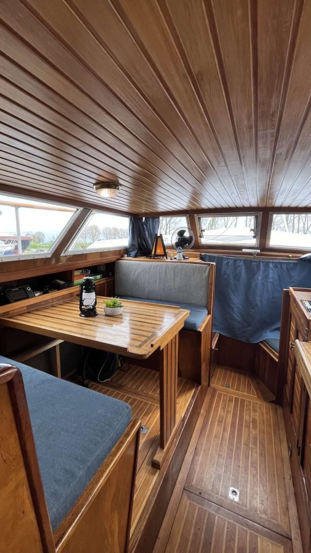 Jako 1160 goed onderhouden motorboot