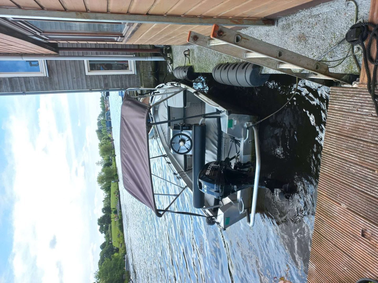 Aluminium boot Qwest 400