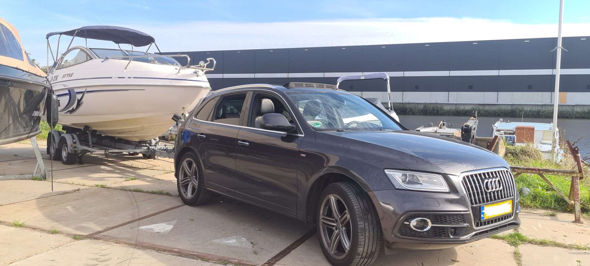 Fibrafort Style 215 boot (2008) te koop inclusief geremde kantelbare  trailer