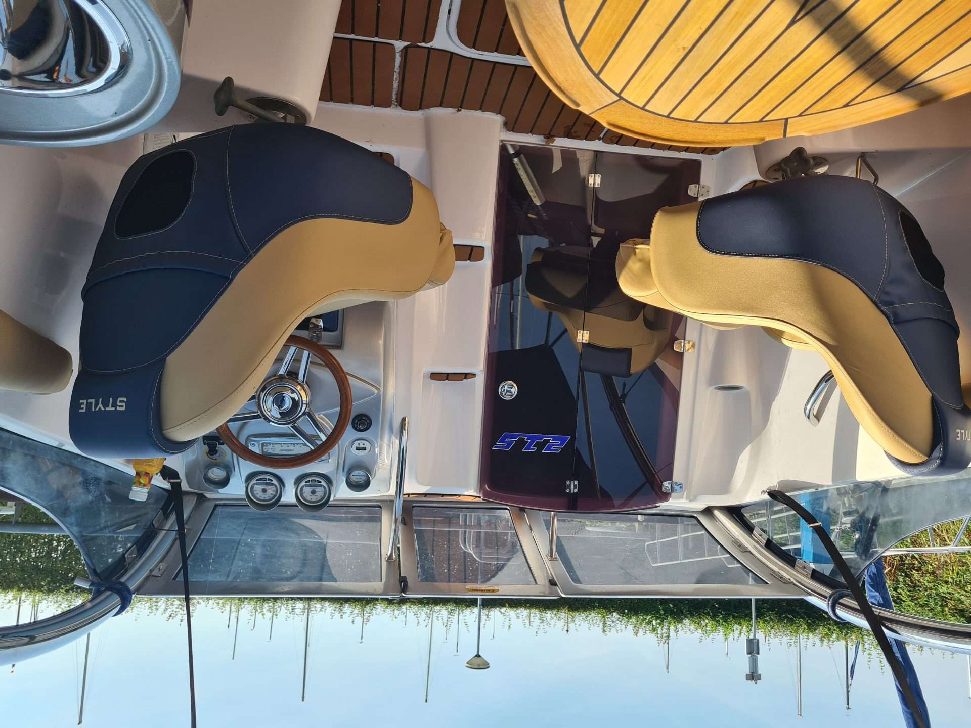 Fibrafort Style 215 boot (2008) te koop inclusief geremde kantelbare  trailer