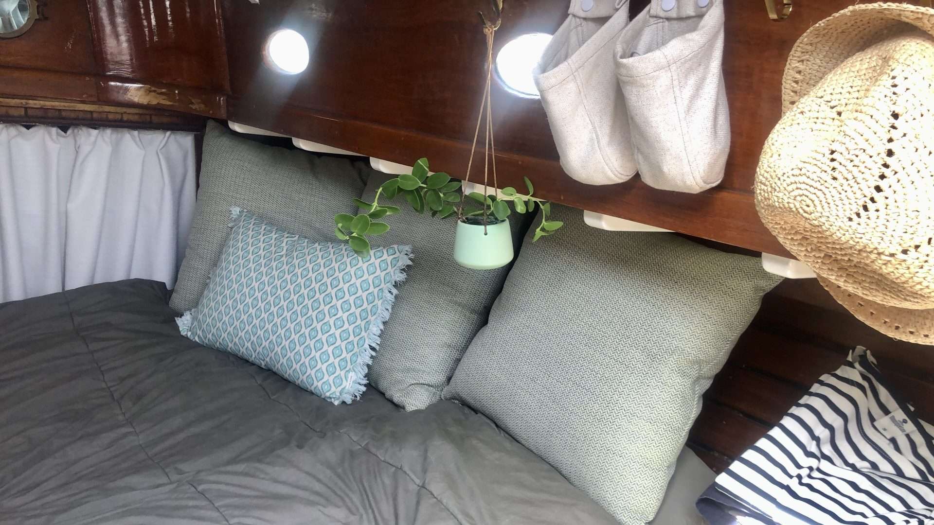 Kajuitzeilboot gerestaureerd teakhout