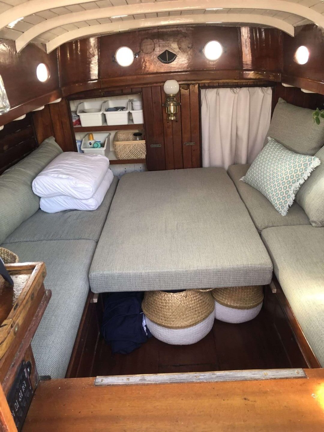 Kajuitzeilboot gerestaureerd teakhout