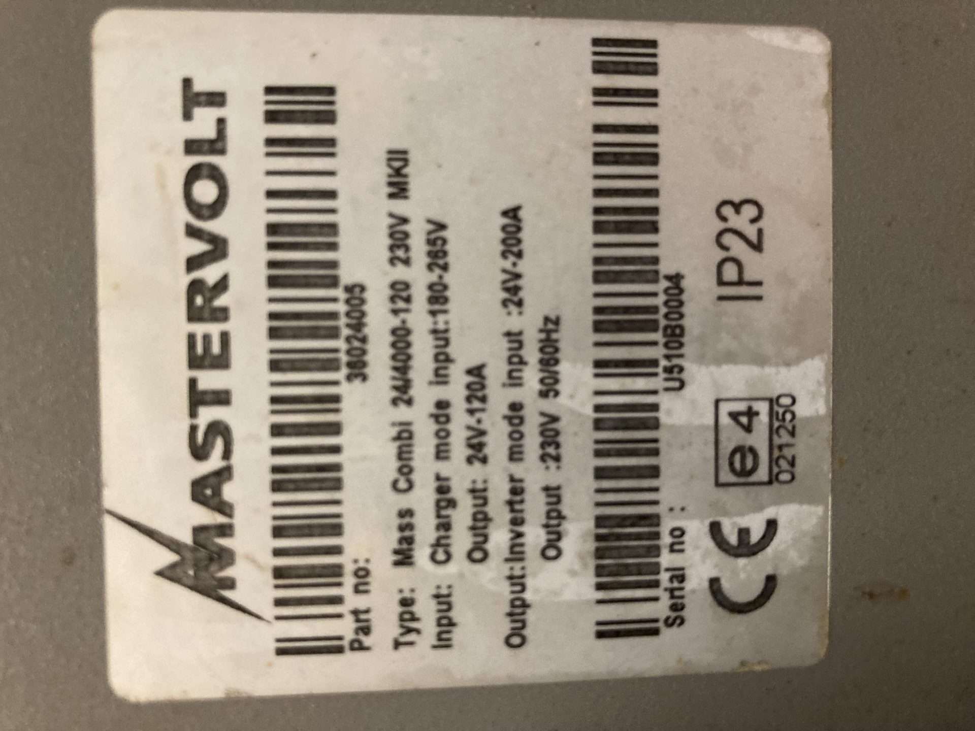 Mastervolt Combi omvormer/acculader 24 v