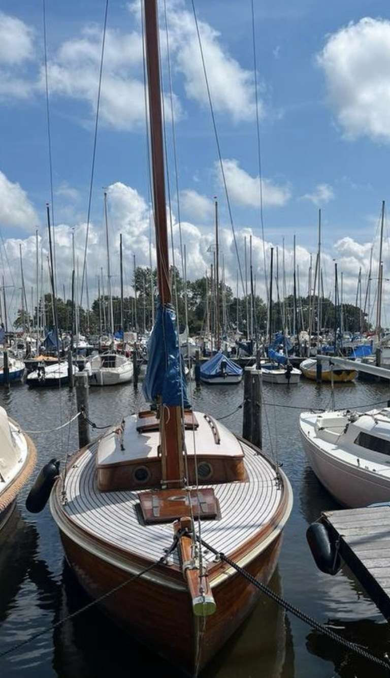 Kajuitzeilboot gerestaureerd teakhout