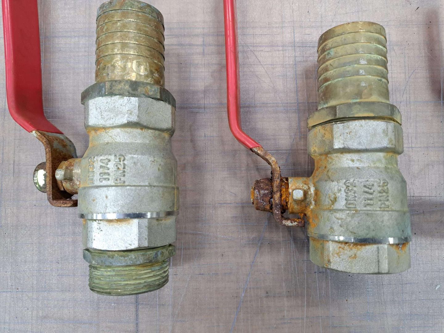 5 sets – Bronzen kogelkranen en huiddoorvoeren