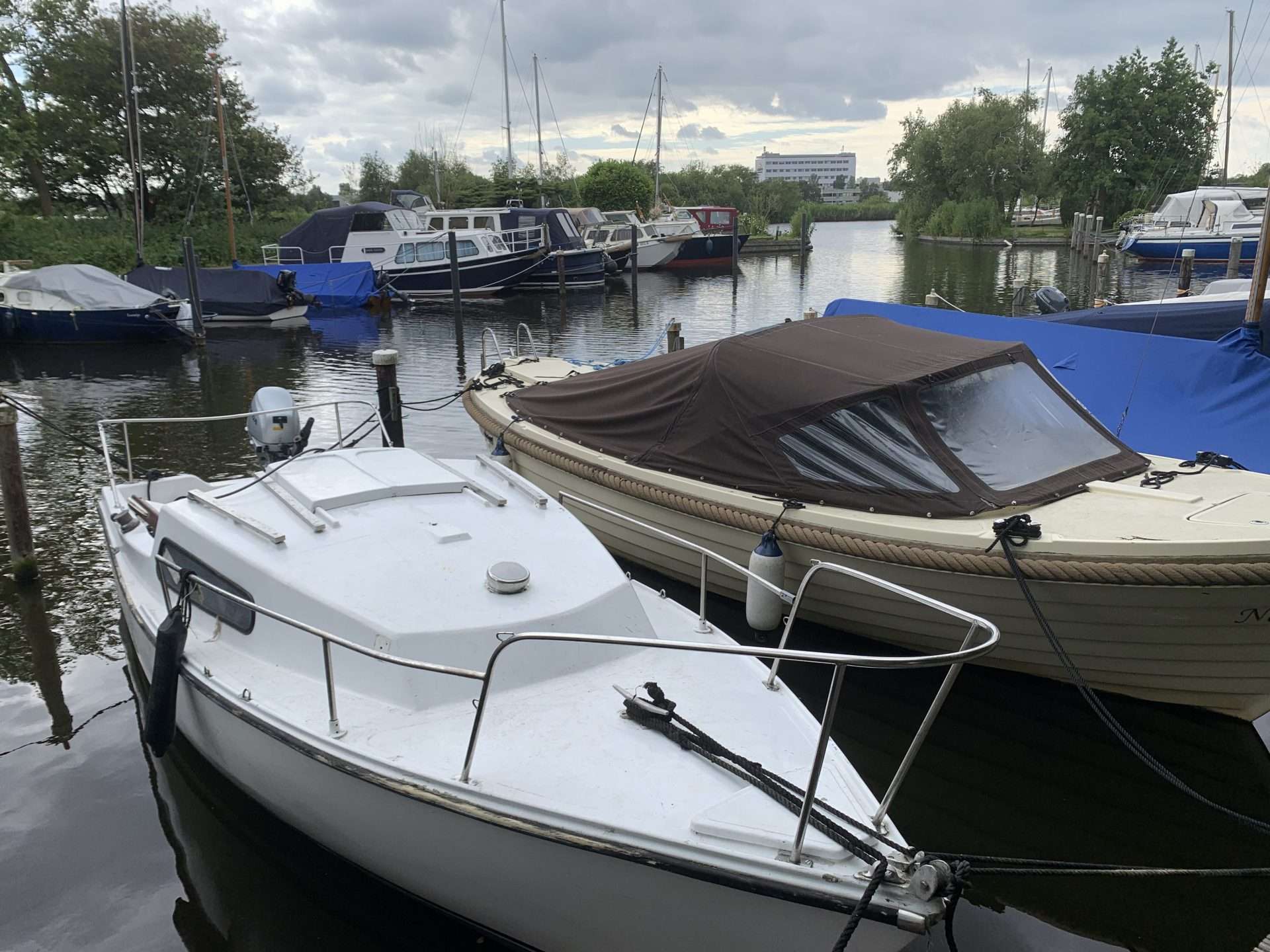 Direct Vaarplezier! Sfeervolle motorboot & amp; Honda Motor