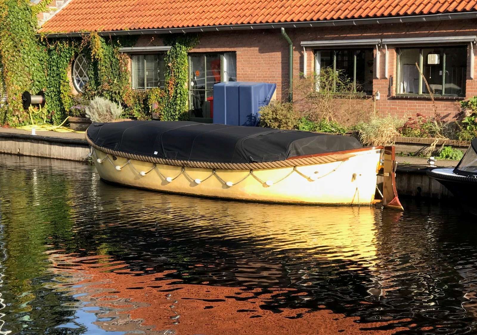 Luxe Reddingsloep 750