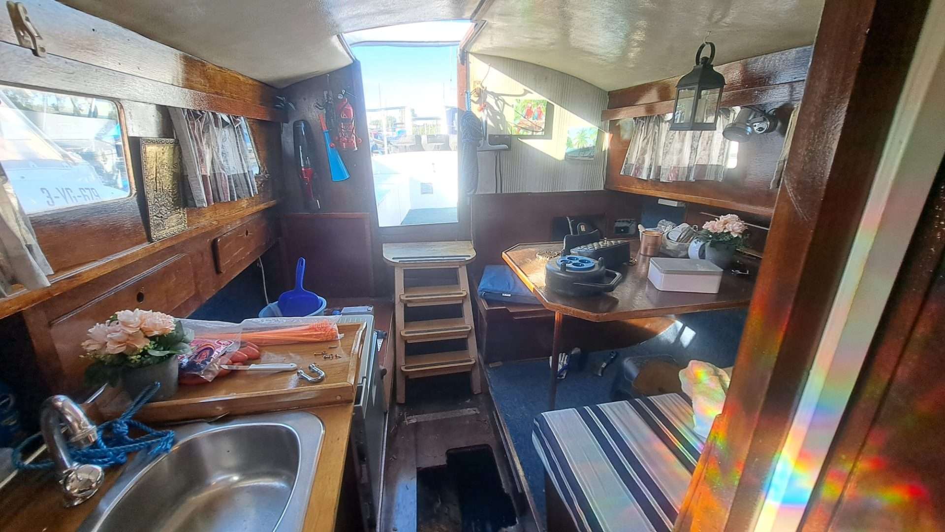 Zeilboot Fellowship 28 omgebouwd tot motorboot. (klusproject)