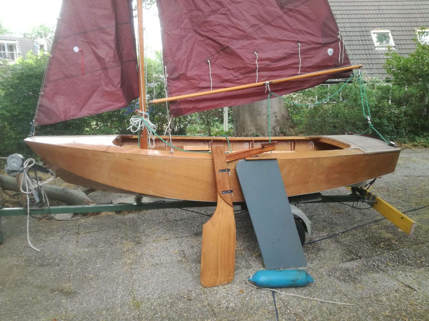 HePi werfgebouwde zeilboot (op basis van de Mirror)