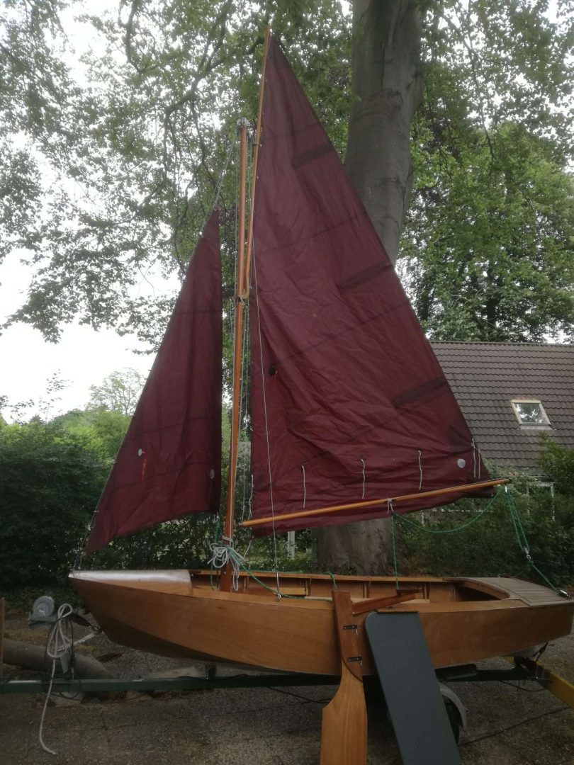 HePi werfgebouwde zeilboot (op basis van de Mirror)