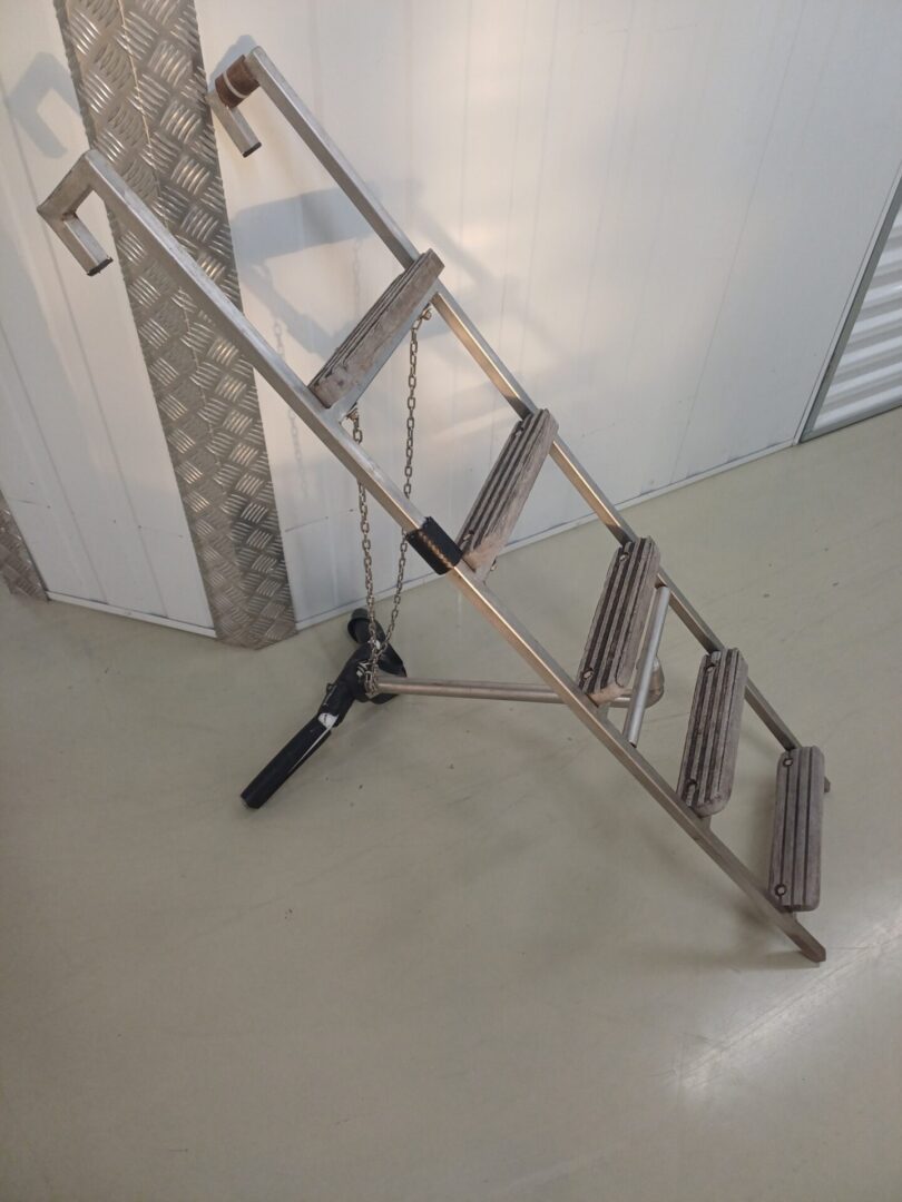 trap voor aan de boeg