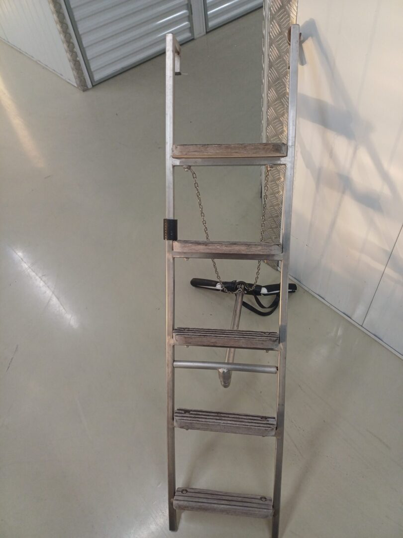 trap voor aan de boeg