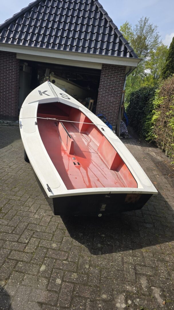 Polyester Schakel met trailer + buitenboordmotor