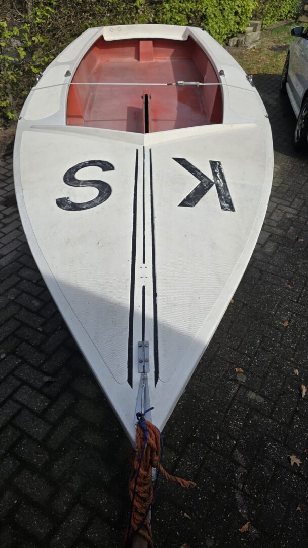 Polyester Schakel met trailer + buitenboordmotor