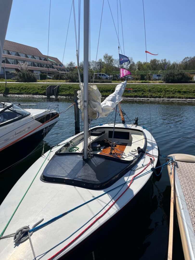 Open kielboot Carinco 606, daysailer, ontwerp Dick Koopmans