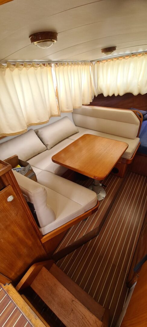 Curtivenne 830 OK AK