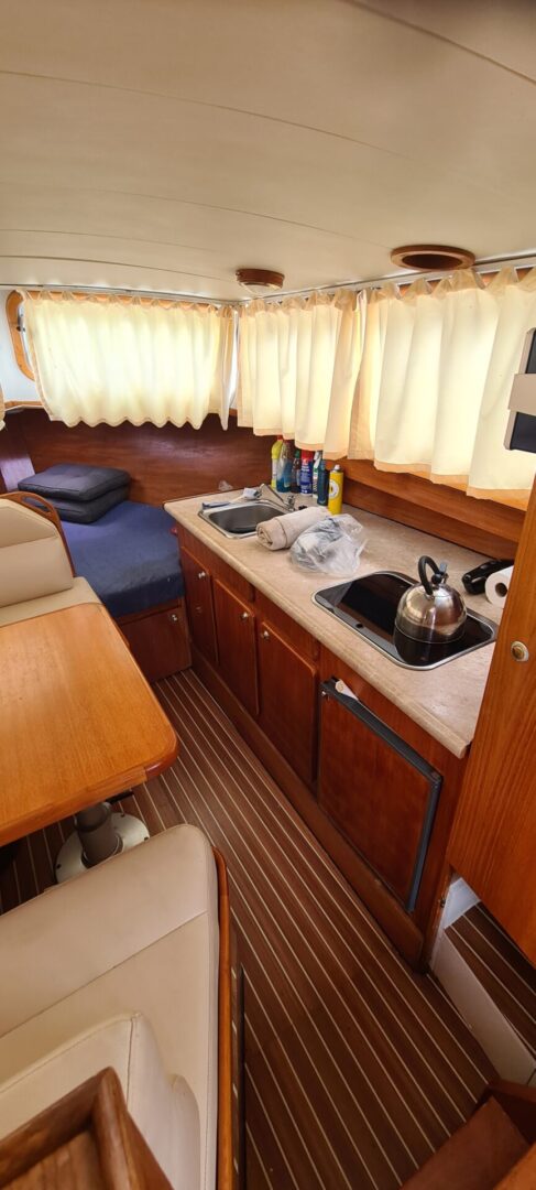 Curtivenne 830 OK AK