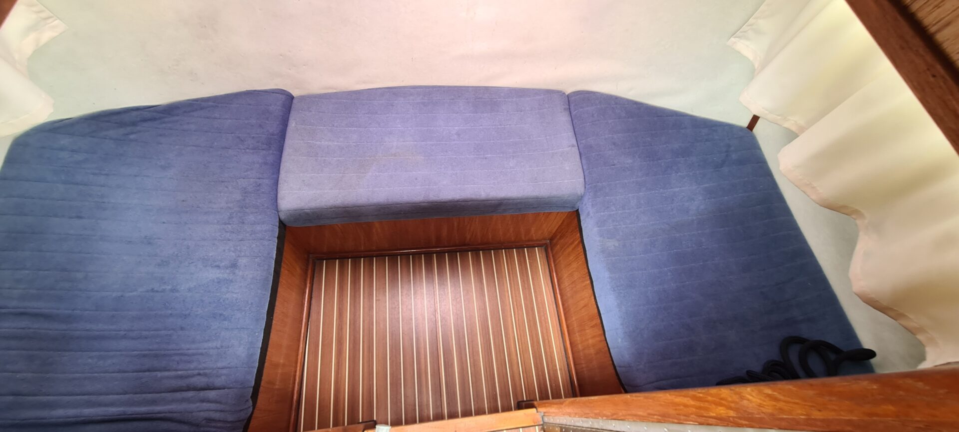 Curtivenne 830 OK AK