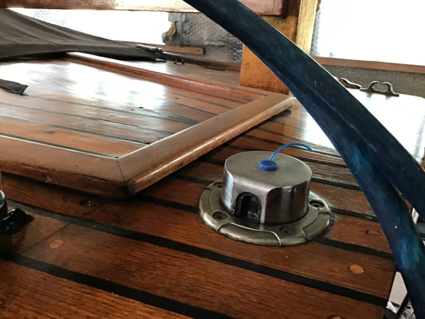 Authentieke houten schouw met inboard diesel motor