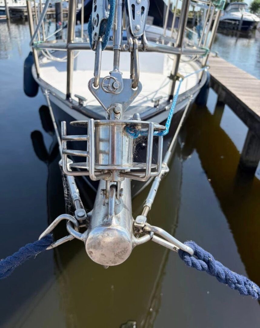 Complete mast met zeilen