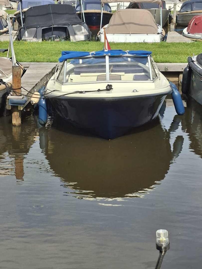 Adec 530 sloep in nette staat