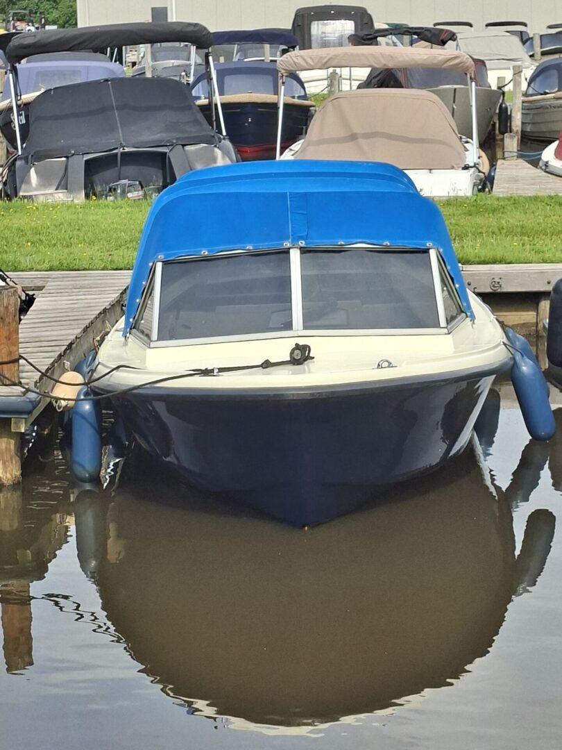 Adec 530 sloep in nette staat