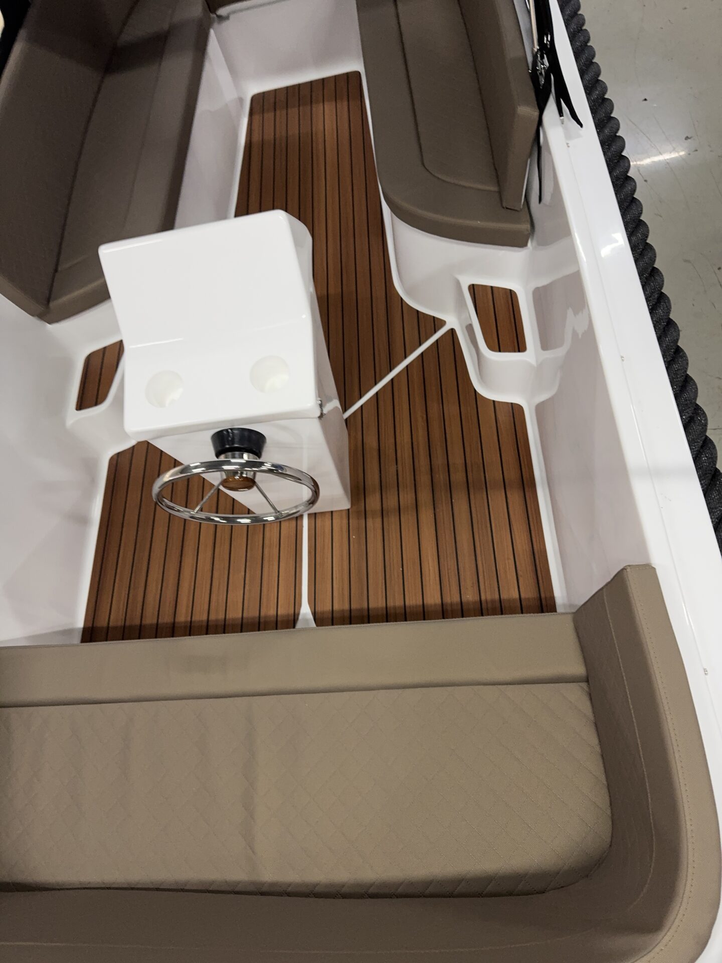 Westeinder 550 Tender