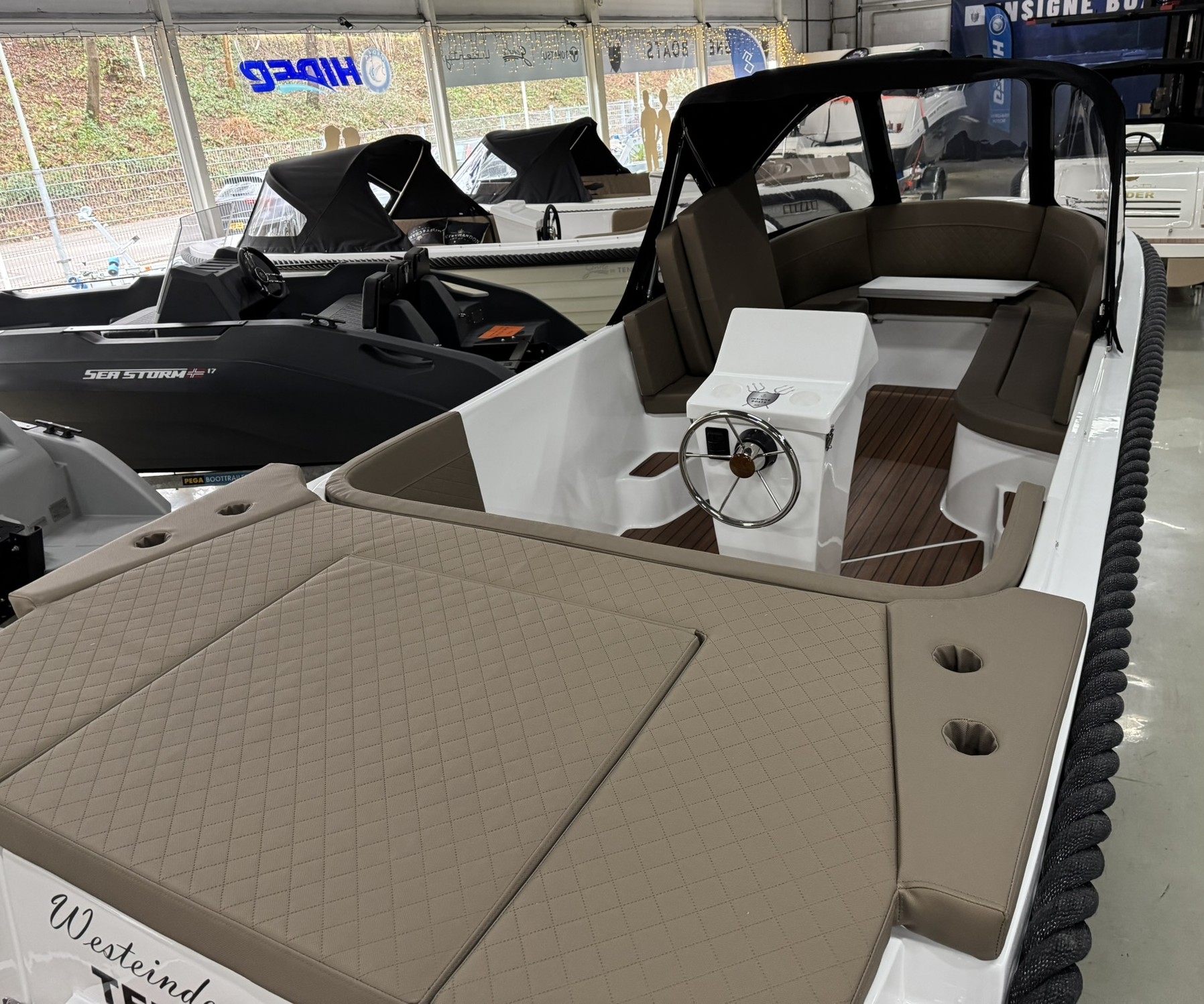 Westeinder 550 Tender